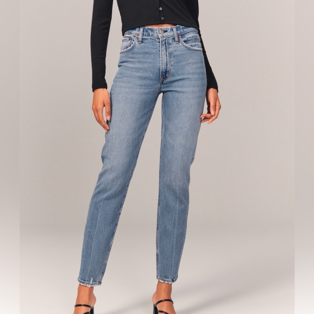 Abercrombie The Mom High Rise Jeans